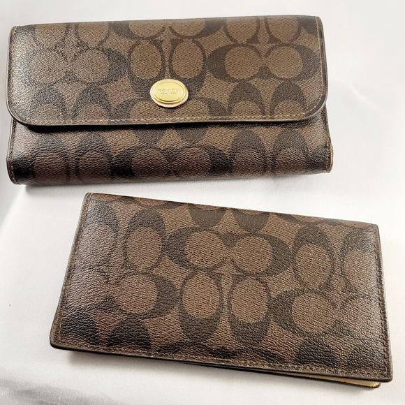 Coach Signature Checkbook  Wallet - Picture 2 of 7